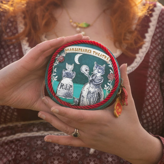 Shakespeares Theatre ~ Hamlet ~ Round Coin Purse