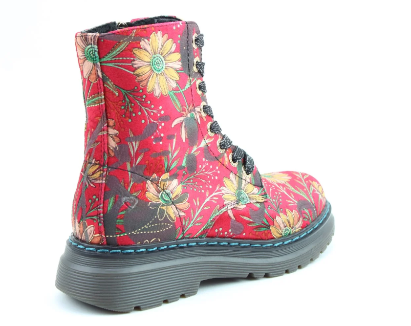 Lotte ~ Red Daisy