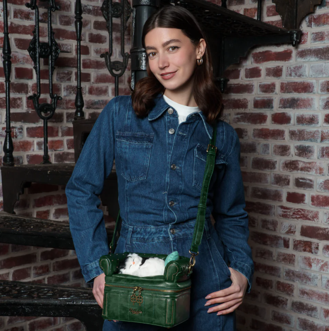 The Clover Inn ~ Chesterfield Sofa Bag