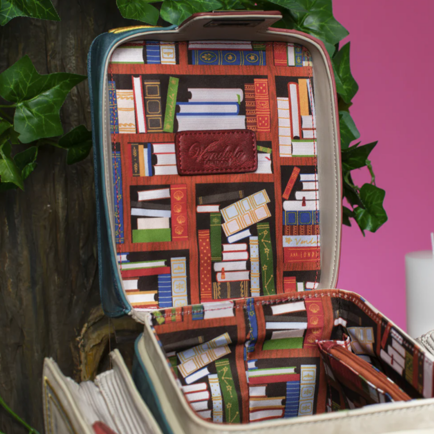 Bookshelf Boulevard ~ Book Stack Bag